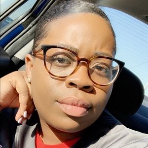 Meet your Posher, Briana